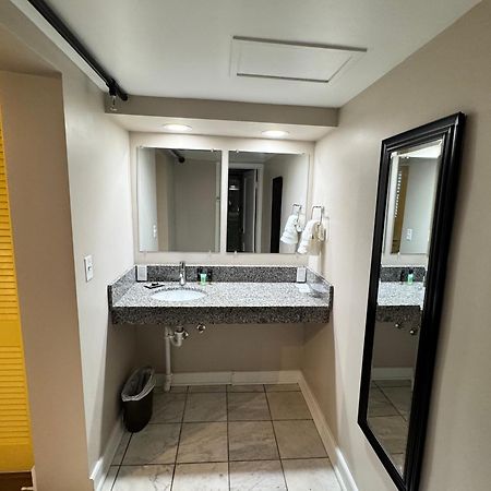 The Sherman Inn Batesville Екстер'єр фото